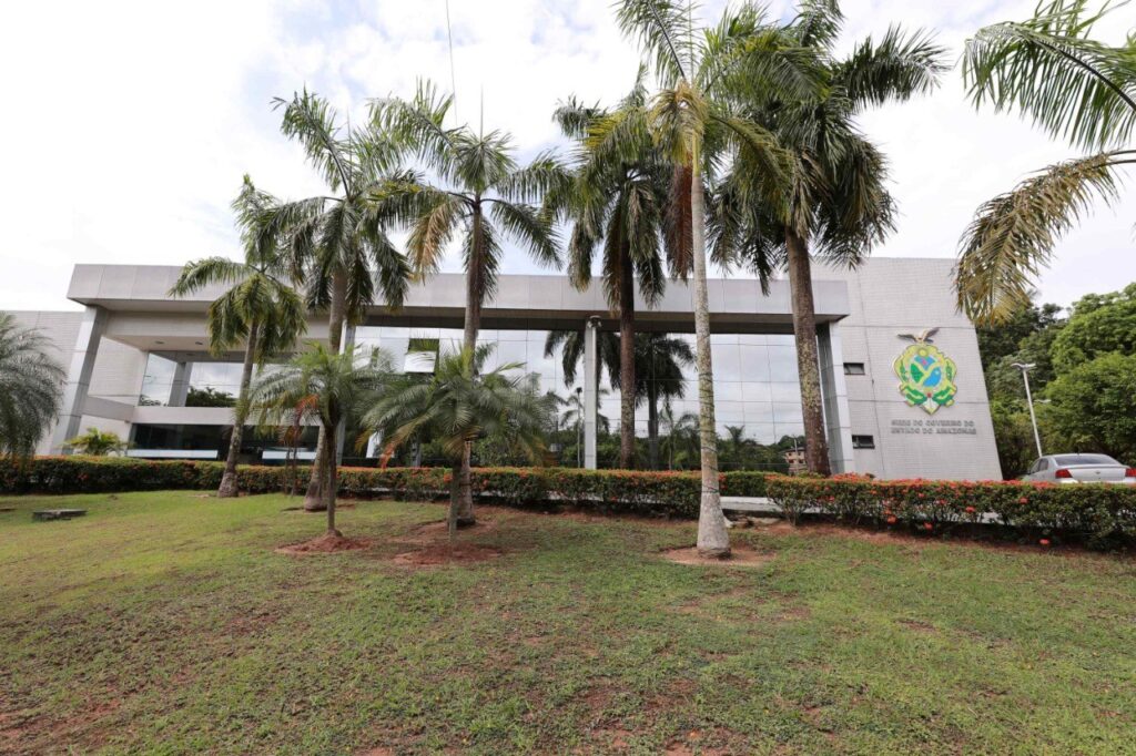 Amazonas vê gastos com diárias de servidores subirem 10% em meio a alerta de queda na arrecadação