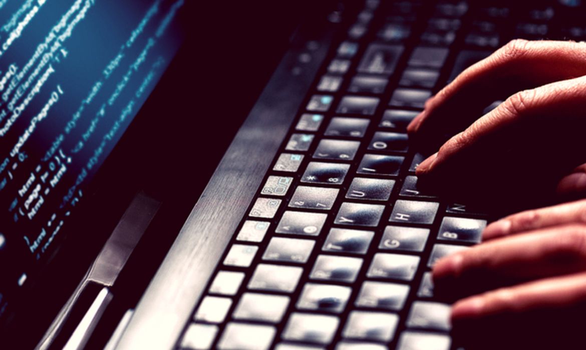 Fraudes do Desenrola Brasil proliferam em anúncios falsos nas redes