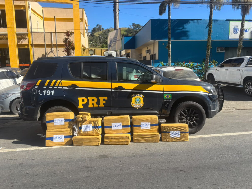 PRF intercepta grande carga de maconha após perseguição na Via Dutra em Piraí