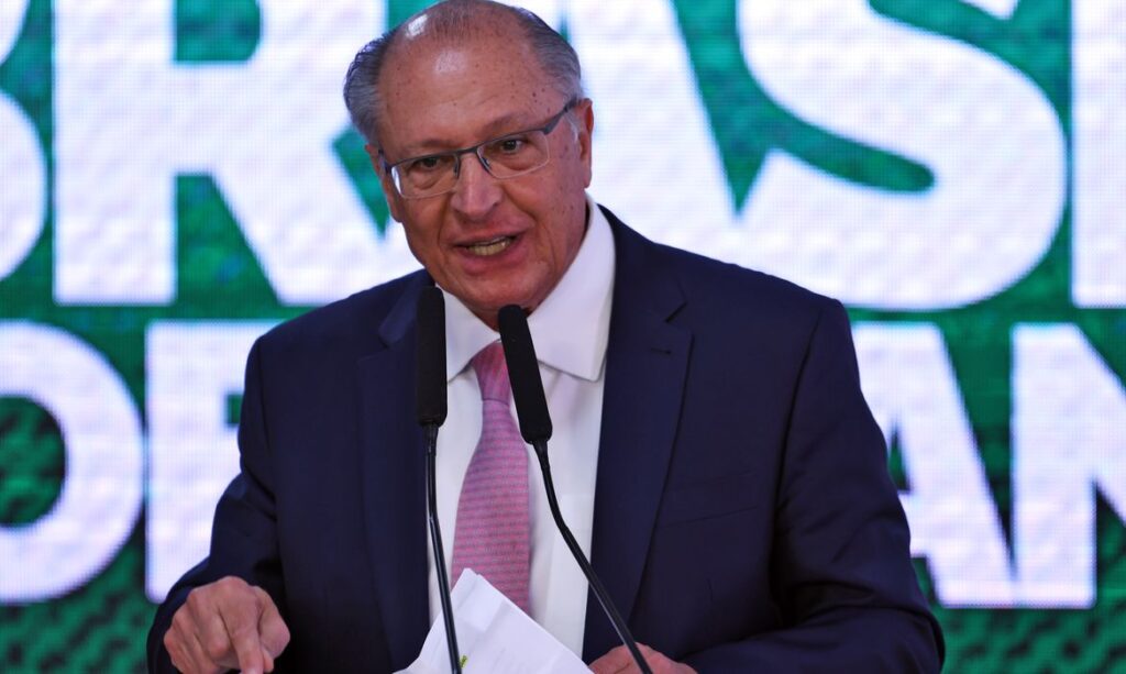 Reciprocidade comercial: Alckmin defende resposta brasileira a tarifas dos EUA