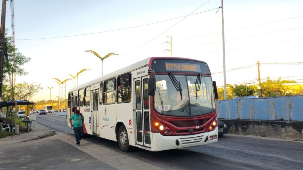 Manaus: ônibus voltam a circular após rodoviários encerrarem greve de três dias por salários