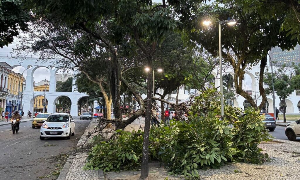 Rio de Janeiro enfrenta caos pós-vendaval com milhares sem luz e transtornos generalizados