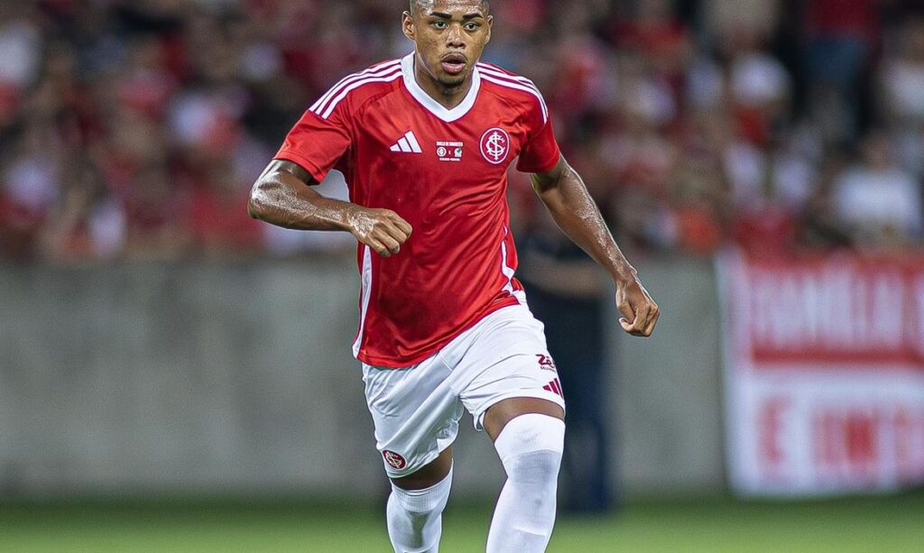 STJD suspende Victor Gabriel do Internacional após grave lesão em Gabriel Pec