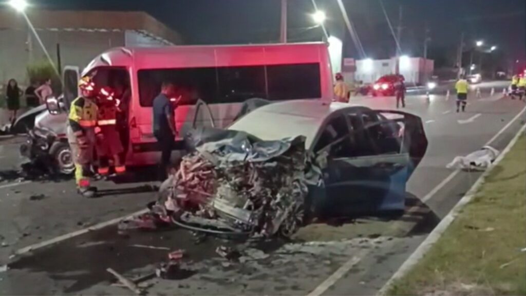 Acidente fatal em Manaus: motorista de aplicativo morre após colisão e incêndio na Avenida do Turismo