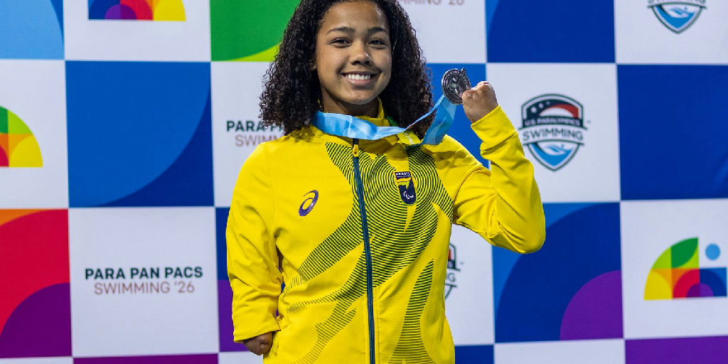 Alessandra Oliveira bate recorde mundial dos 100m peito e leva prata no Parapan-pacífico