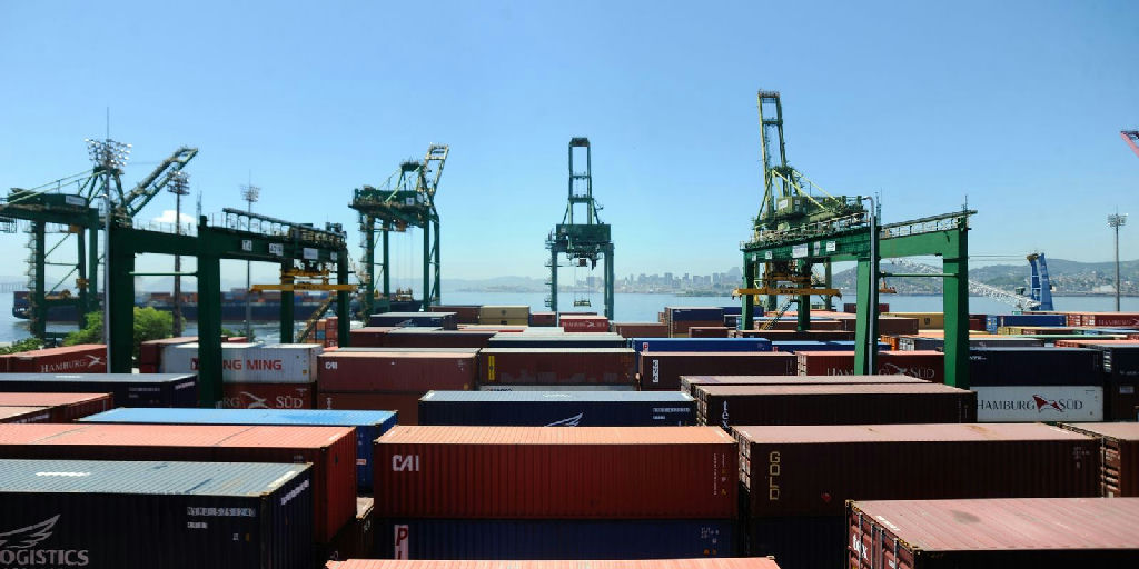Brasil e EUA agendam reunião virtual para debater sobretaxas comerciais