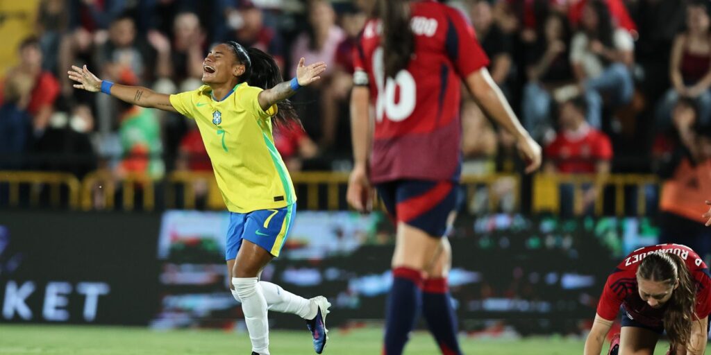 Câmara aprova medidas para fomentar o futebol feminino e profissionalizar a modalidade