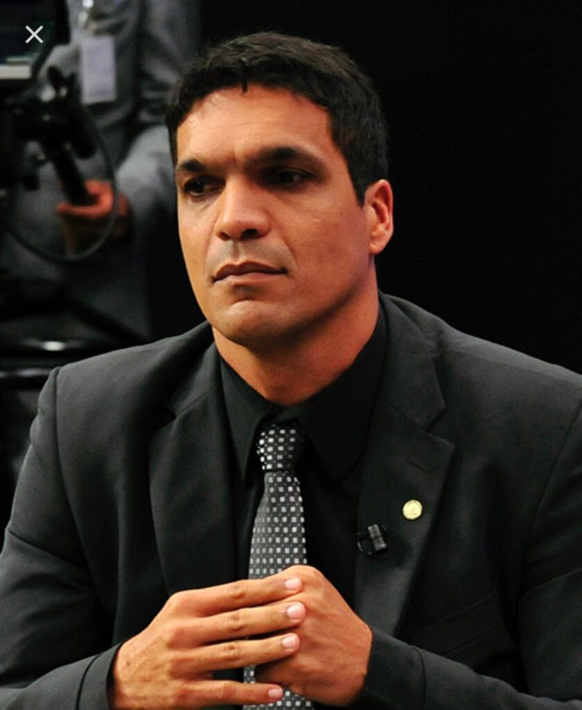 Chapa de Cabo Daciolo ao governo do Amazonas soma R$ 293,2 mil em bens declarados ao TSE