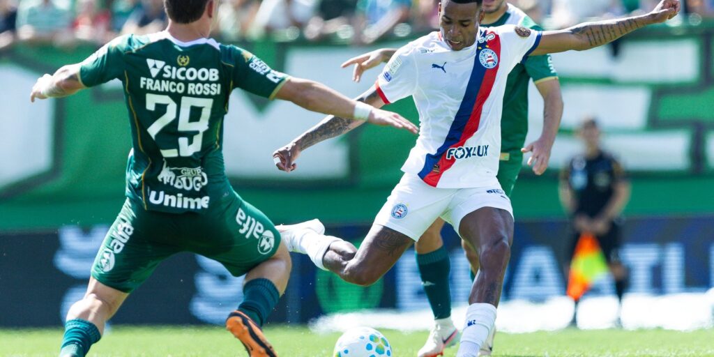 Chapecoense e Bahia protagonizam empate eletrizante de seis gols no Brasileirão