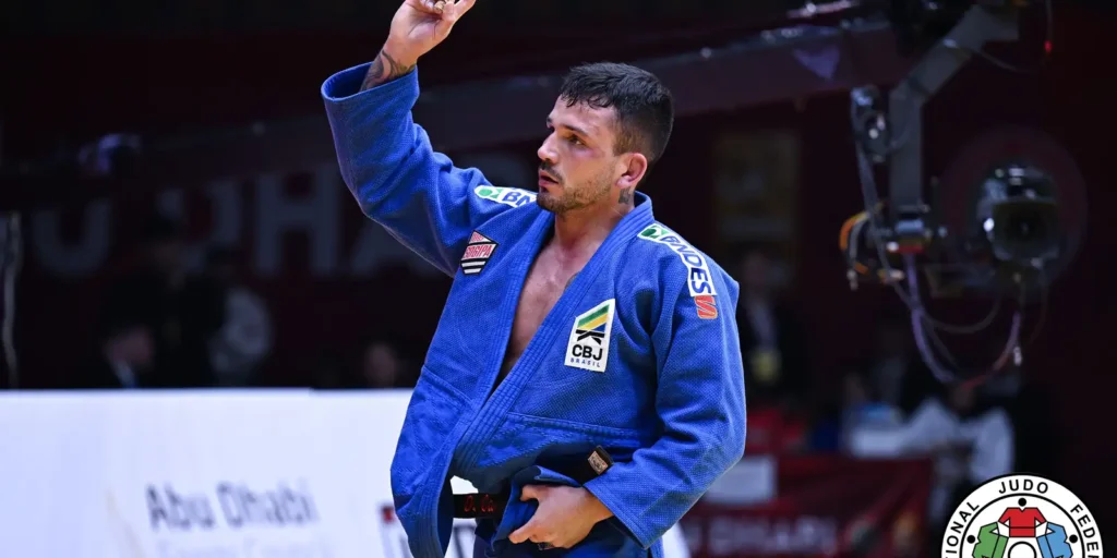 Daniel Cargnin supera Danil Lavrentev de virada e fatura o ouro no Grand Slam de Lausanne