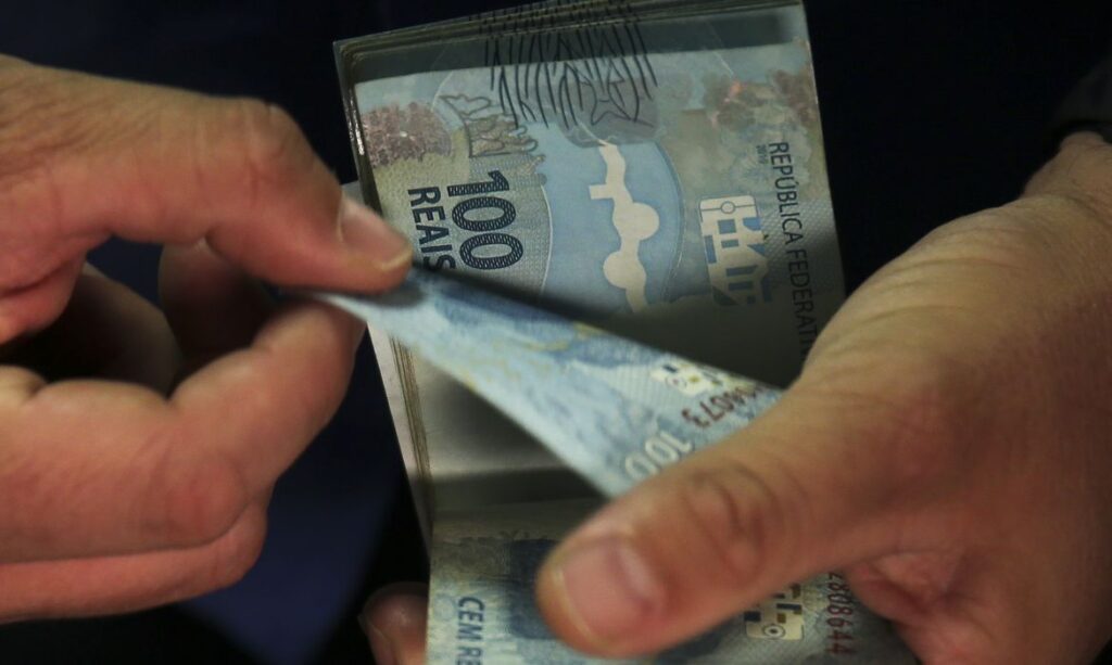 Desenrola Adimplentes inicia operações e oferece crédito a juros baixos para informais