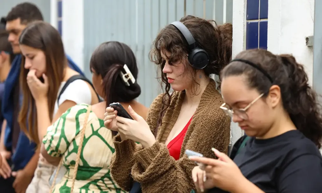 Desigualdades sociais, raciais e regionais barram formalização de jovens brasileiros