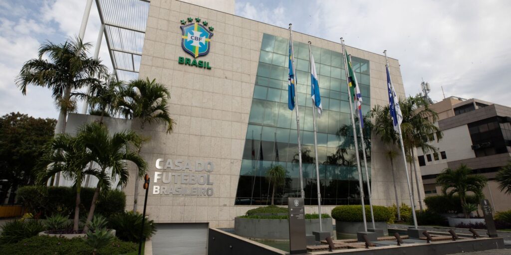 Futebol brasileiro adota novas regras para agilizar jogos e reduzir paralisações