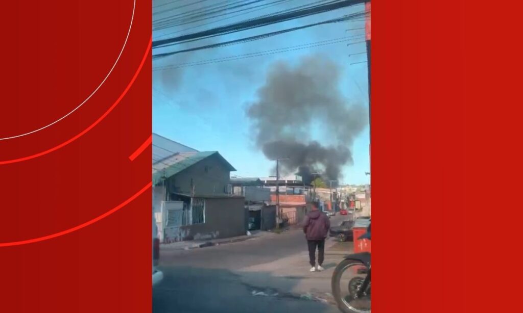 Incêndio de grandes proporções mobiliza moradores no conjunto Ouro Verde em Manaus