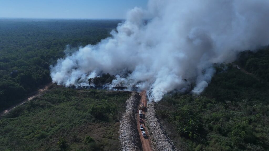 Incêndio em lixão de Iranduba gera multa milionária e expõe falhas na gestão de resíduos
