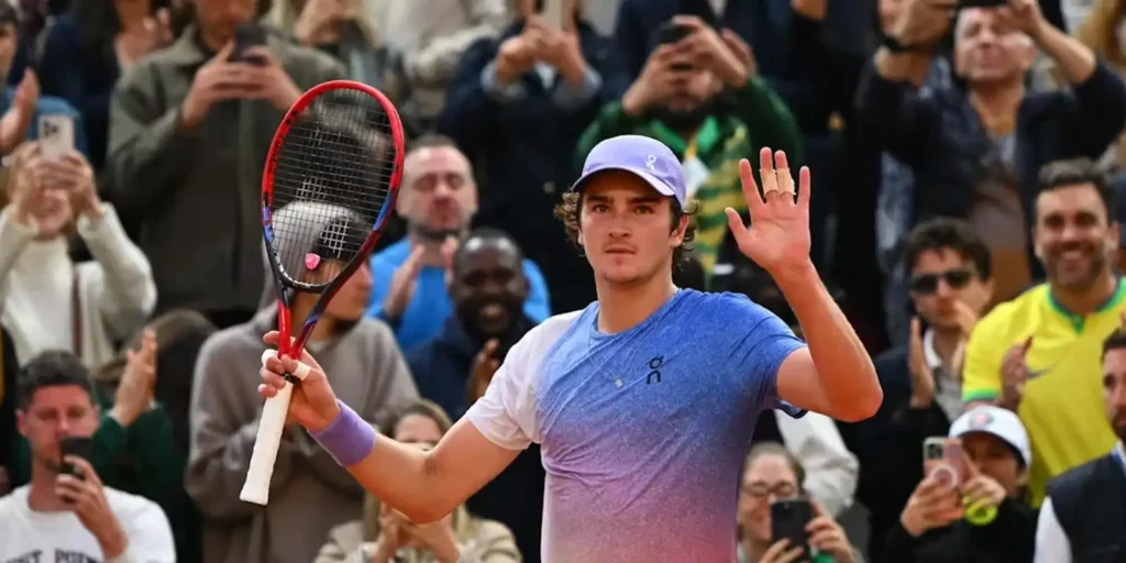 Lesão abdominal afasta João Fonseca do Masters de Cincinnati e gera preocupação para o US Open