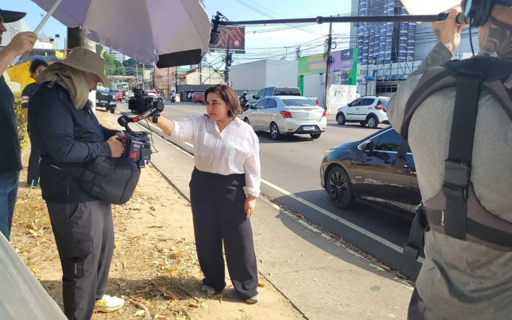 Maria do Carmo grava programa eleitoral em Manaus e aponta lixões como desafio ambiental e de saúde pública