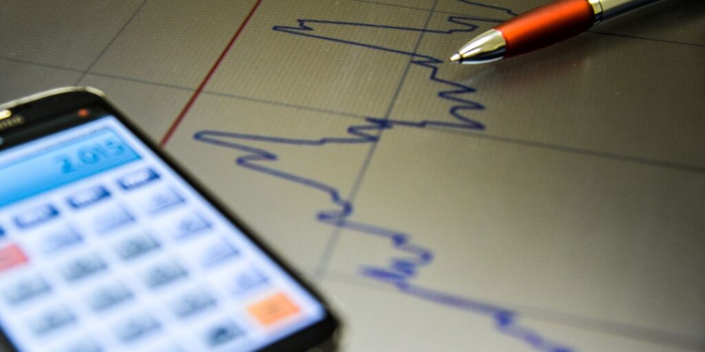 Mercado financeiro ajusta para baixo projeção de PIB para 2026