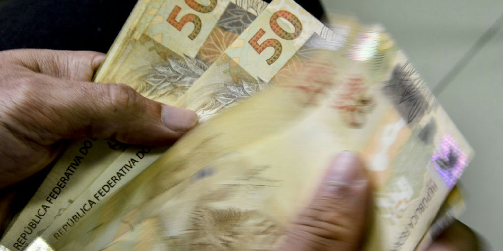 Milhões de brasileiros têm última chance para renegociar dívidas pelo Desenrola Brasil