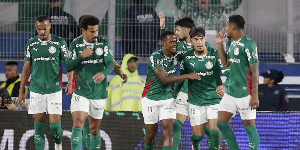Palmeiras bate Cerro Porteño no Paraguai e garante vaga nas quartas da Libertadores
