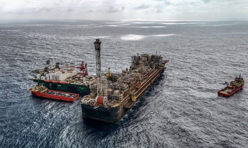 Petroleiros da FUP propõem Petrobras mais estatal e soberania energética nacional