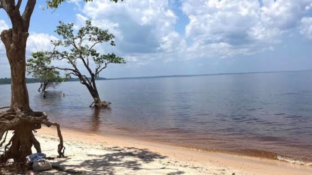 Polícia Civil investiga morte de jovem de 25 anos após afogamento na Praia do Tupé em Manaus