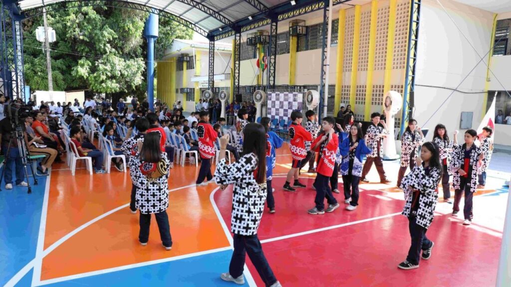 Projeto cultural leva vivências artísticas inclusivas para alunos da rede estadual em Manaus