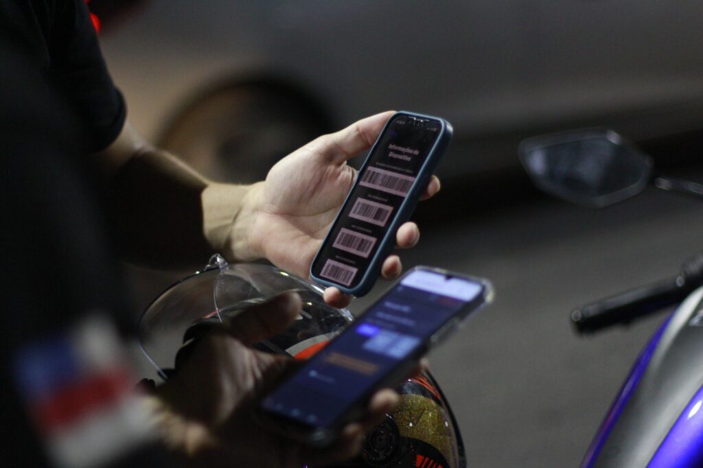 Recuperafone inicia devolução de 1,5 mil celulares recuperados no Amazonas