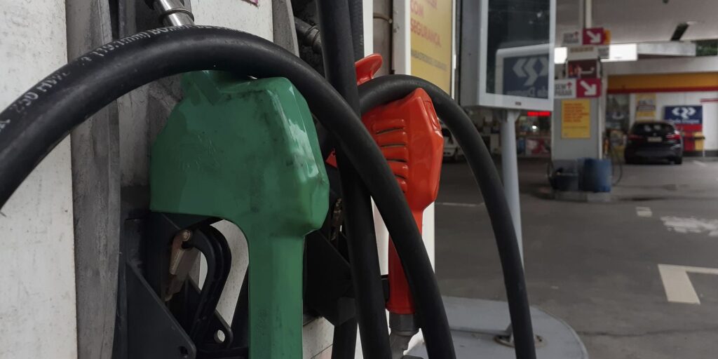 Refinaria de Mataripe reduz preço da gasolina em 11,3% após subsídio federal