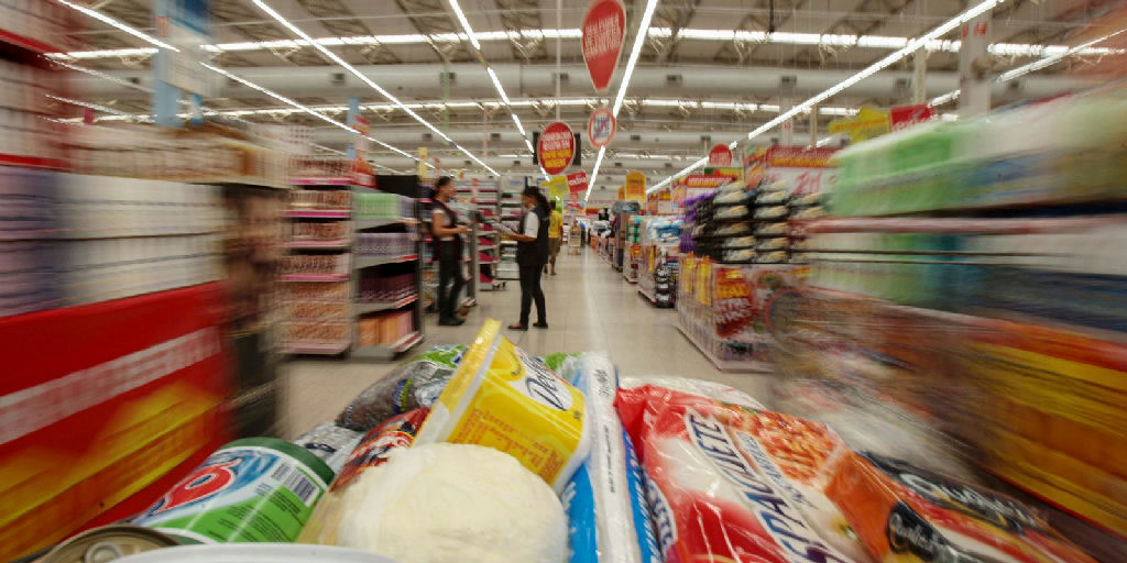 Bolsa Família tem reajuste de 15% e novos valores começam em outubro