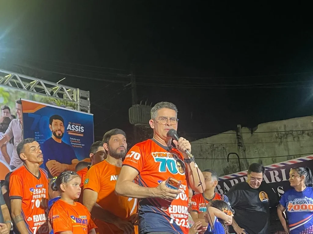 David Almeida detalha propostas para o setor cultural em agenda na zona leste de Manaus