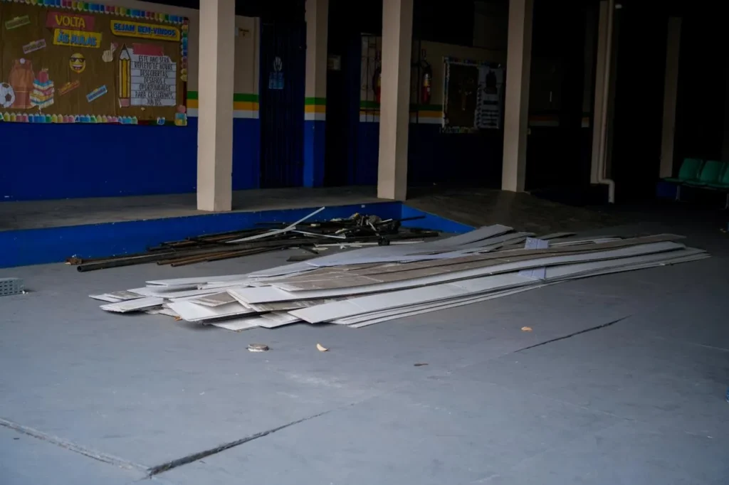 Defensoria Pública do Amazonas expõe precariedade em escolas estaduais de Manaus