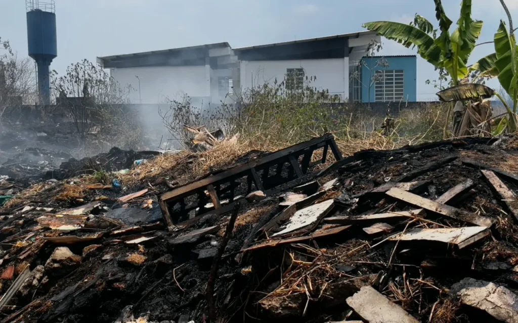Fumaça de queimadas na Amazônia paralisa atendimentos em unidade de saúde de Manaus
