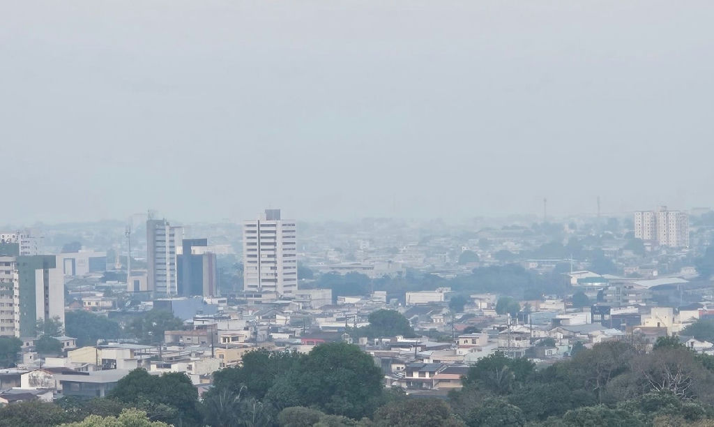 Fumaça persiste em Manaus e qualidade do ar é 'ruim' pelo segundo dia consecutivo