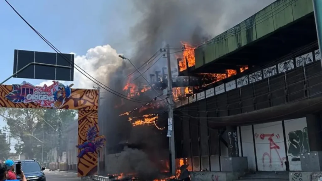 Incêndio atinge prédio histórico do antigo Banco da Amazônia no centro de Manaus