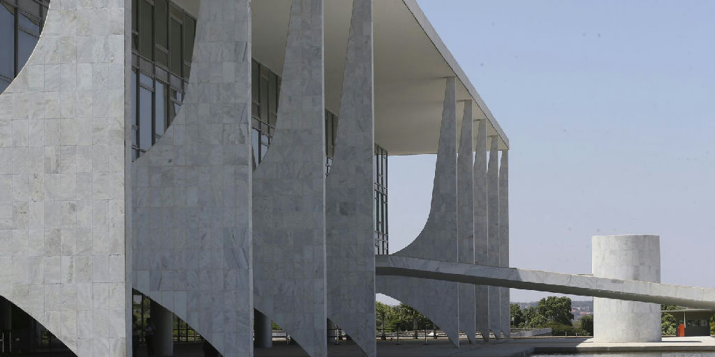 Lula zera imposto da "taxa das blusinhas" para compras internacionais de até US$ 50