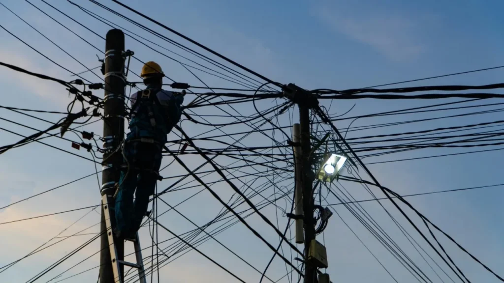 Manutenção na rede elétrica afeta Manaus, Itacoatiara e Iranduba nesta terça-feira