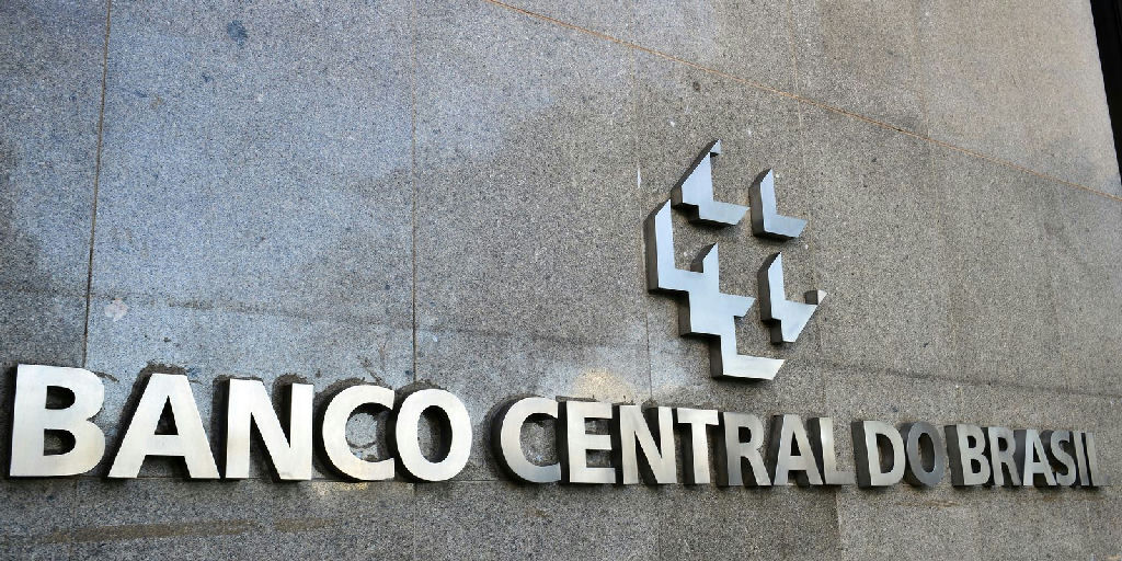 Mercado financeiro ajusta previsão de inflação para 5% e mantém desafios para o Banco Central