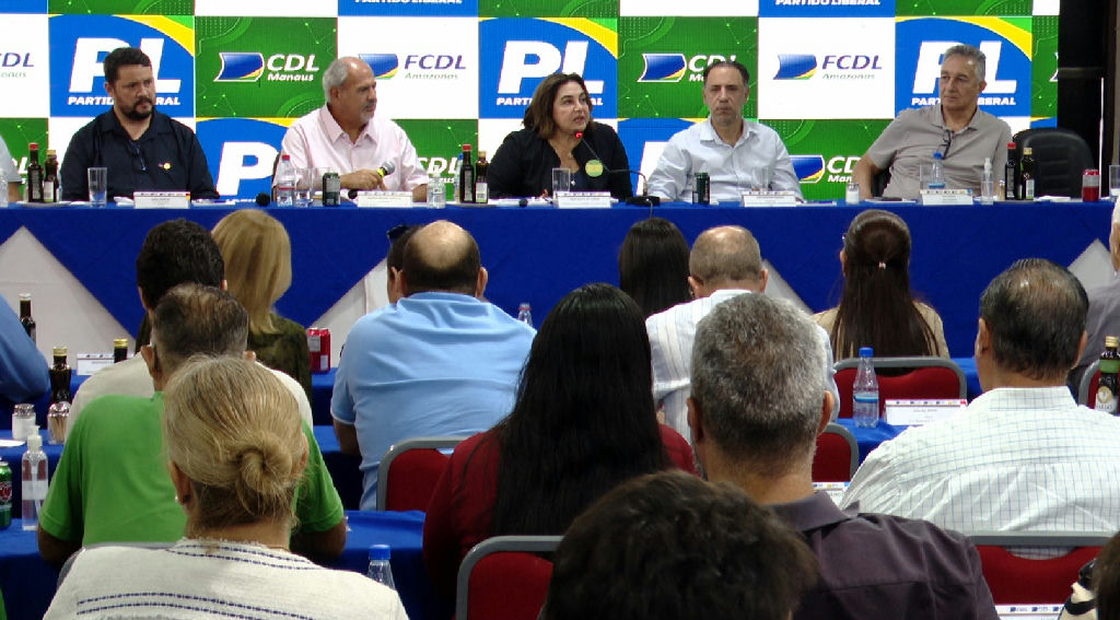 Professora Maria do Carmo debate geração de renda e bioeconomia com o comércio do Amazonas para 2026