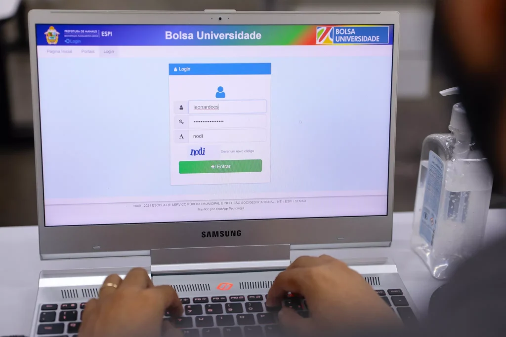 Programa Bolsa Universidade de Manaus abre mais de 20 mil vagas para graduação em 2027