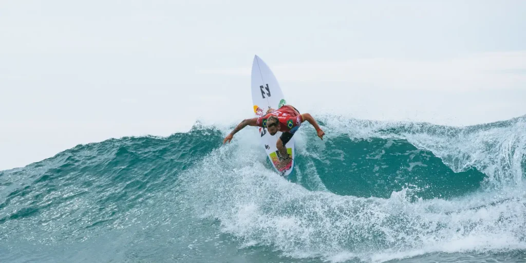 WSL cancela etapa de Abu Dhabi e altera calendário do circuito mundial de surfe