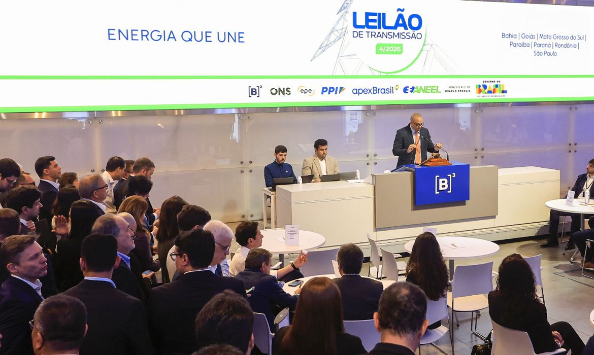 Aneel realiza leilão de transmissão de energia com forte concorrência em São Paulo