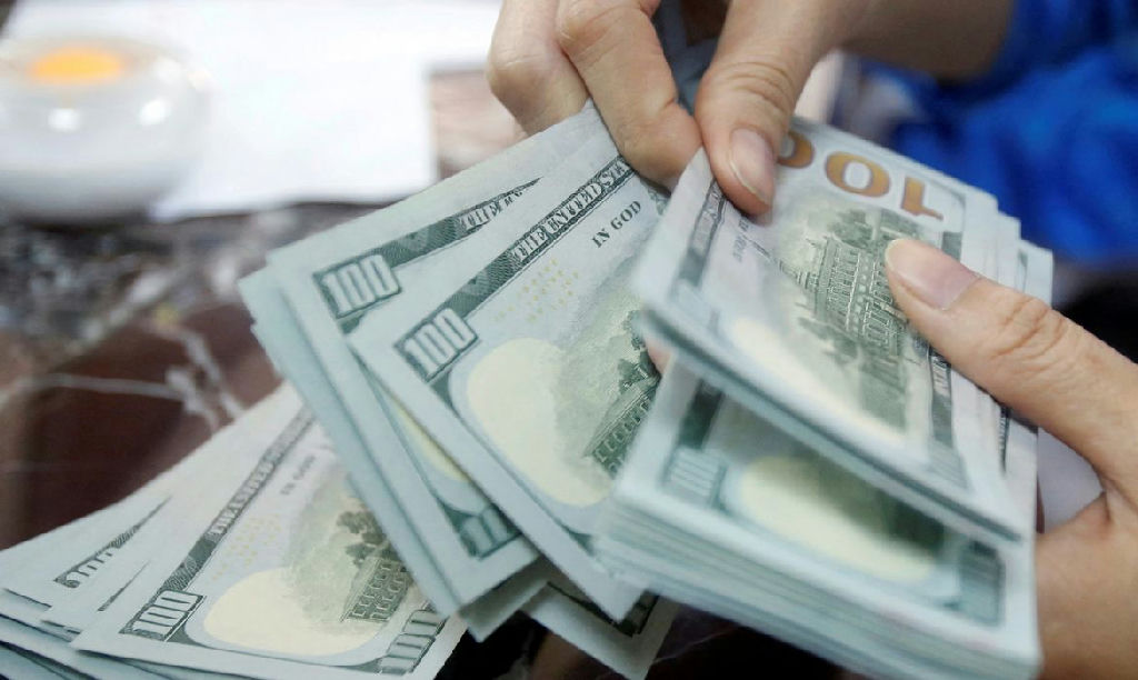 Dólar sobe 1,15% e fecha a R$ 5,09 em pregão marcado pela cautela dos investidores