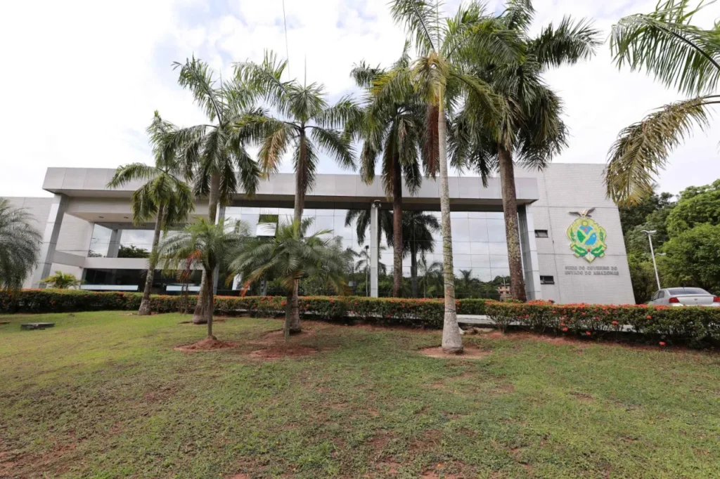 Governo do amazonas altera ponto facultativo do servidor público para o final de outubro