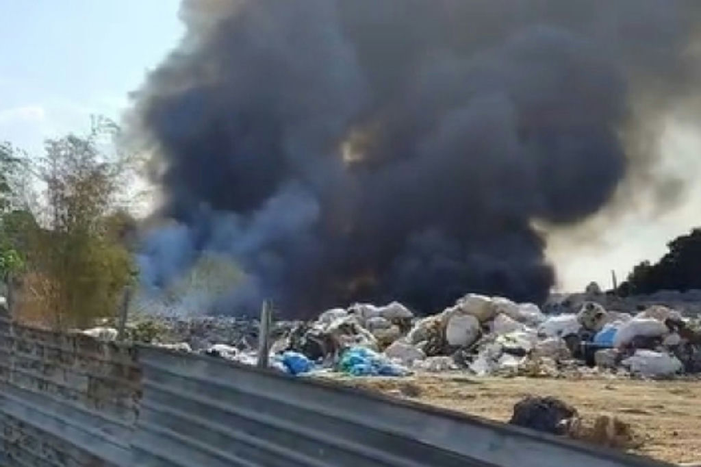 Incêndio de grandes proporções consome vegetação e resíduos no Distrito Industrial II