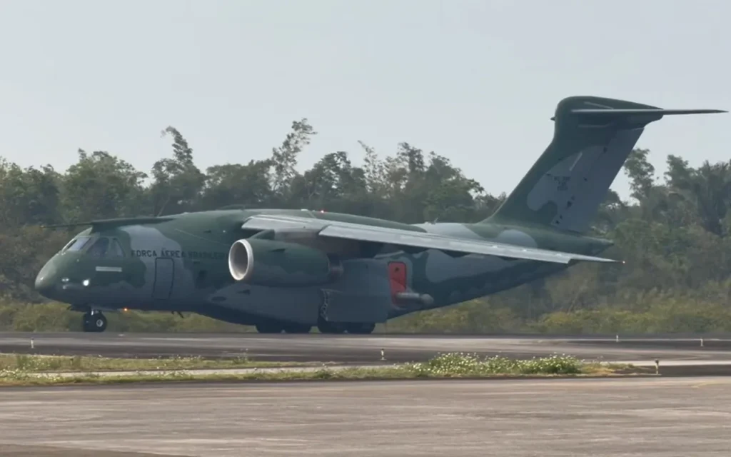 Incêndios no Amazonas: FAB intensifica combate com cargueiros militares Kc-390 Millennium