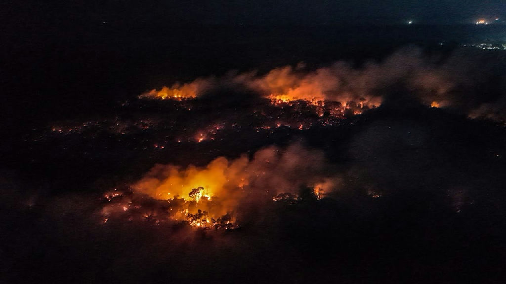 Itacoatiara enfrenta dois grandes incêndios florestais e tem qualidade do ar comprometida