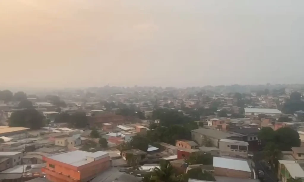 Manaus prorroga suspensão de aulas na rede municipal devido à crise de fumaça