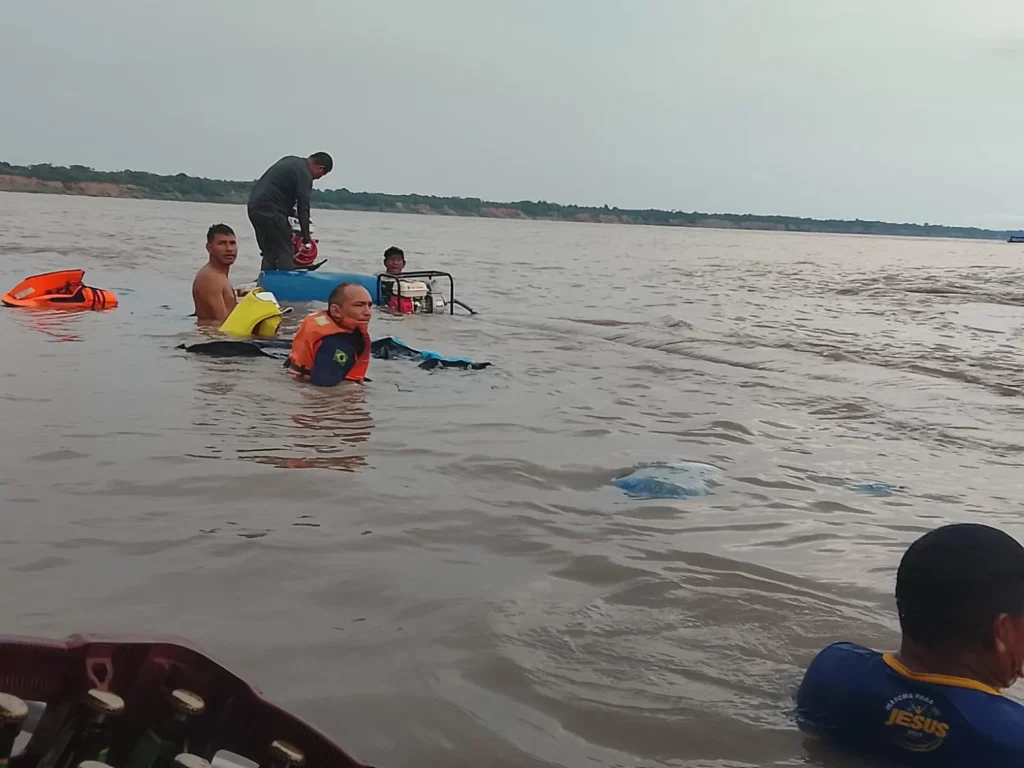 Naufrágio no Rio Solimões mobiliza Defesa Civil após canoa afundar com nove pessoas em Tabatinga