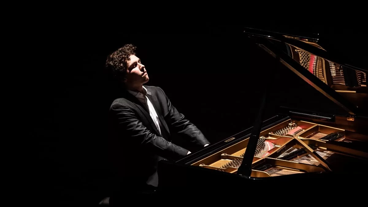 Pianista premiado internacionalmente se apresenta de graça no Teatro Amazonas nesta quinta-feira
